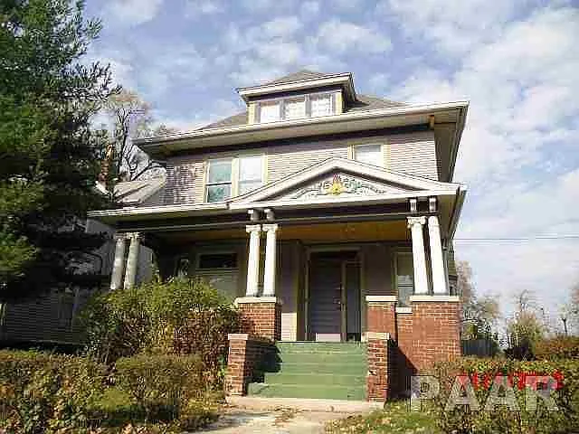 601 W Armstrong Ave photo 1