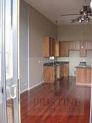 3rd image of 3221 N Sheffield Ave APT 3S