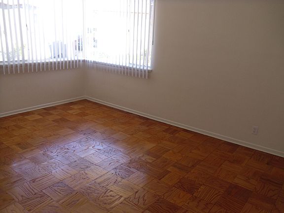 3rd image of 935 1/2 W Beach Ave #3