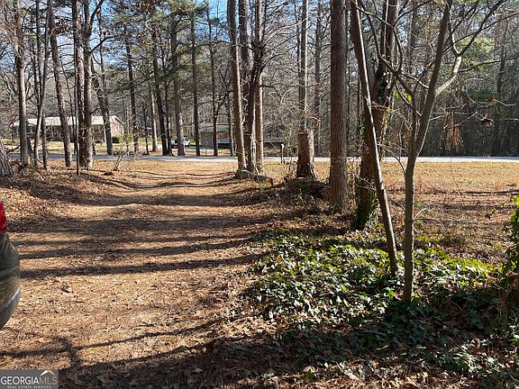 3rd image of 1811 McNutt Creek Rd