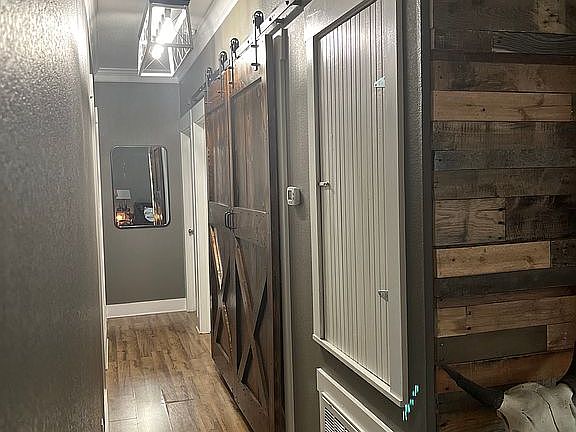 3rd image of 115 Oak Park