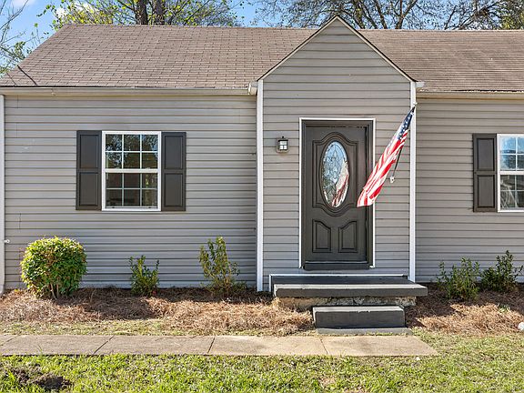 3rd image of 1504 Fruitland Dr