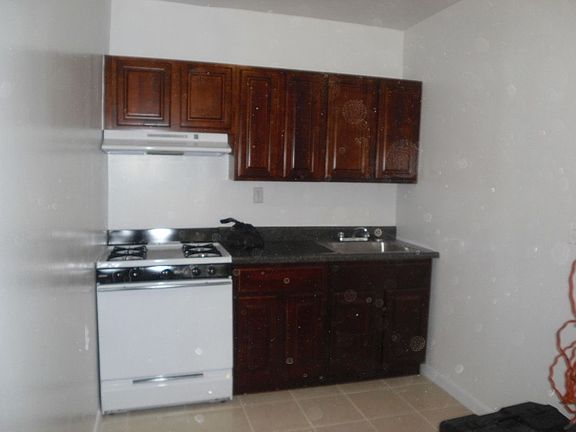 2nd image of 2100 Beekman Pl APT 2O