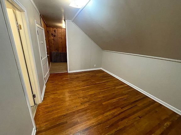 5th image of 207 E Jefferson St #301