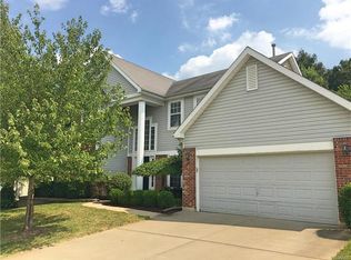 2120 Avalon View Dr, Fenton, MO 63026