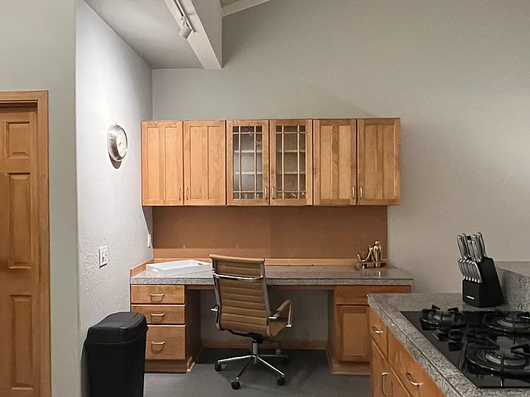 820 Oriole Way — Photo 6