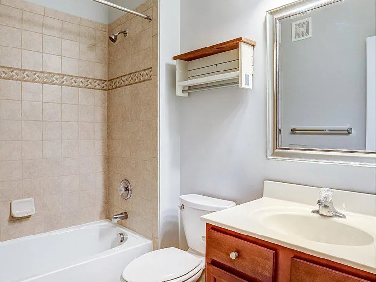 13526 Waterford Hills Blvd #13526 — Photo 35