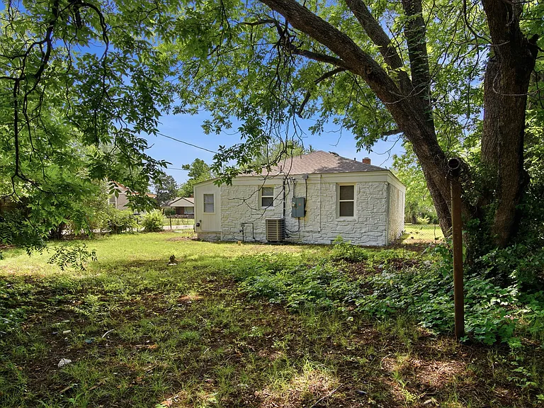 1237 Staton Dr — Photo 27