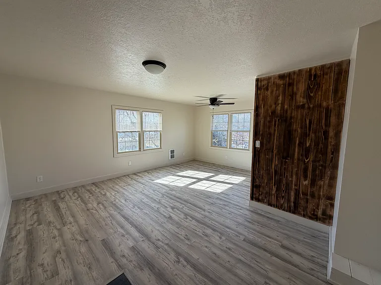 903 State St #4 — Photo 4