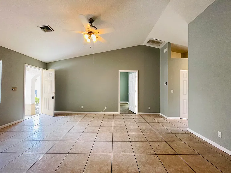 1654 Hawthorne Pl — Photo 7