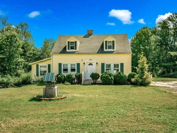293 Laconia Road, Tilton, NH 03237