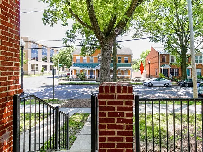 720 Barnes St NE — Photo 60