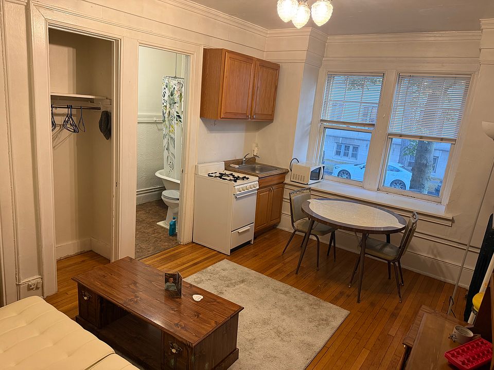 1st image of 293 Oxford St #4B