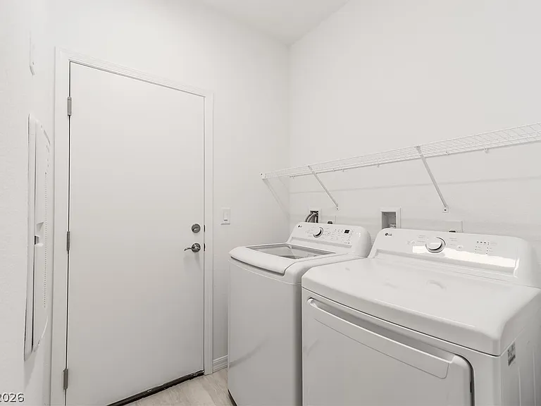 7721 Weekes Ct — Photo 14