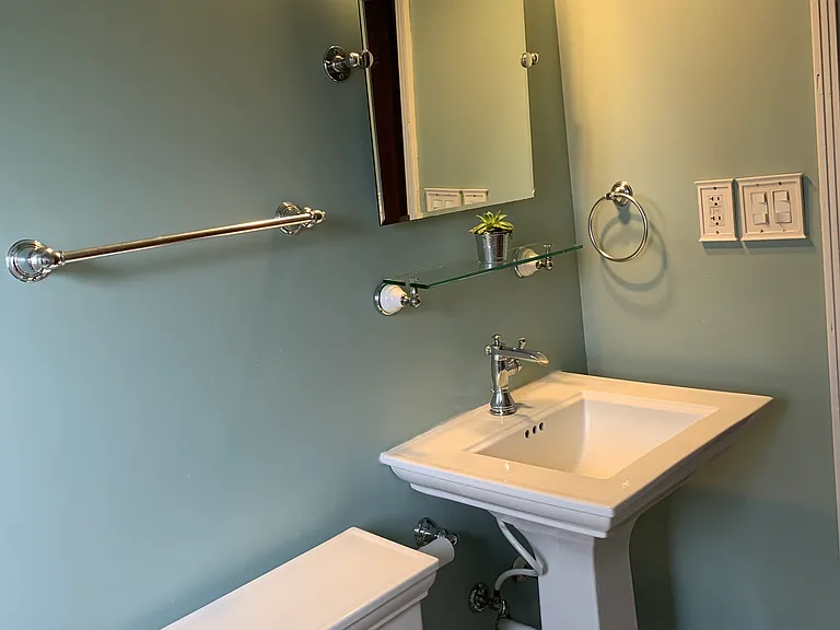 141 Homewood Ave — Photo 28