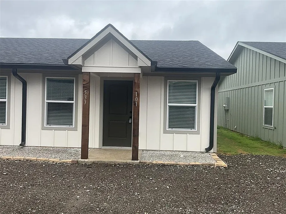 533 Bradburn Rd #101