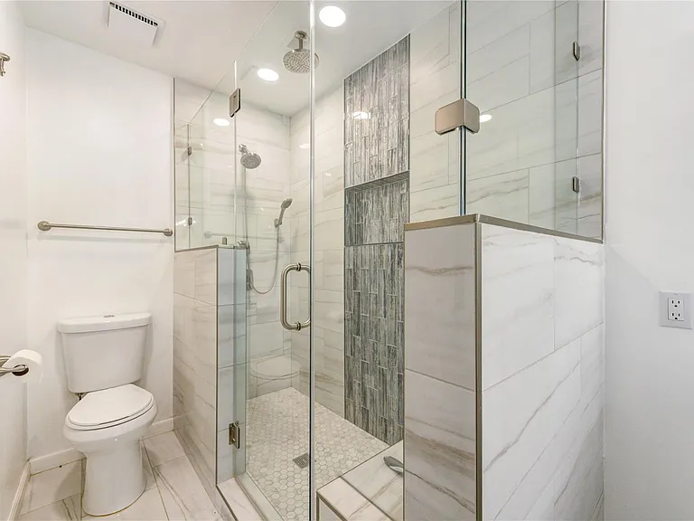 2114 River Village Dr — Photo 34