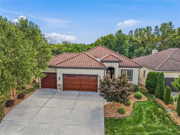 1209 SW 40th St, Lees Summit, MO 64082