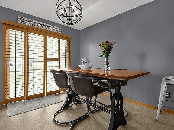 5th image of 508 Sycamore Ct
