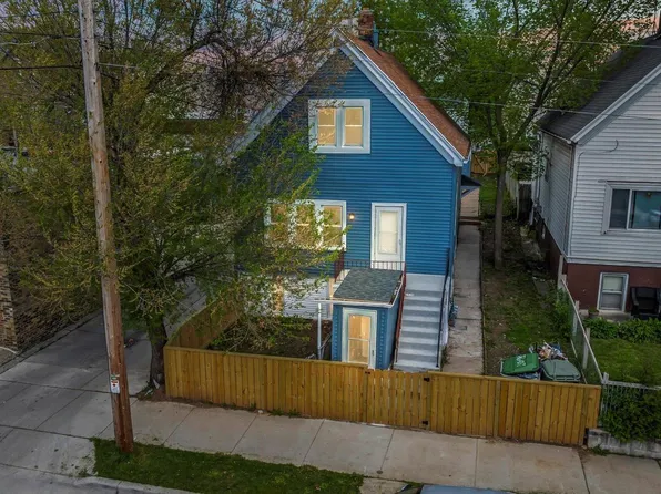 2320 S 11th STREET, Milwaukee, WI 53215
