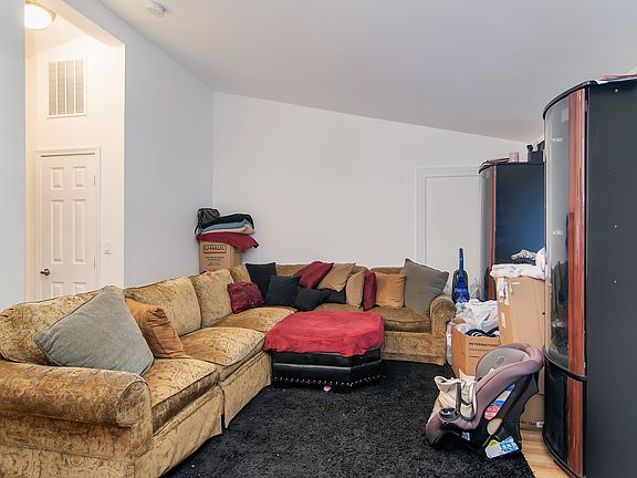 5th image of 3836 43rd St #3840