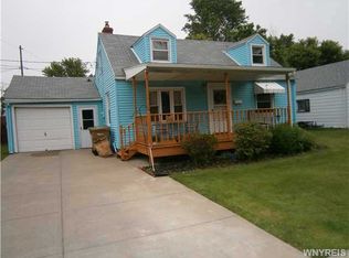 20 Westbrook Dr, Cheektowaga, NY 14225