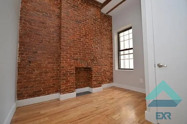 Rented by EXR | media 4