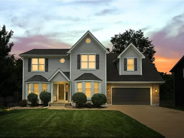 1513 SW Fredrick Dr, Lees Summit, MO 64081