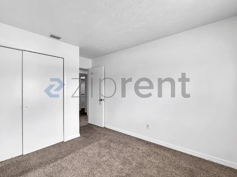 11706 Oban Ave — Photo 11