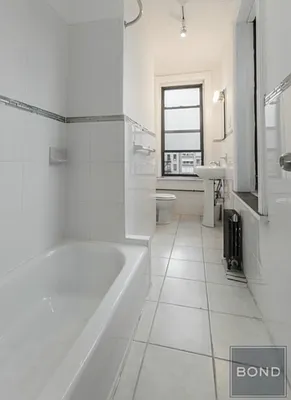 Rented by Bond New York | media 16