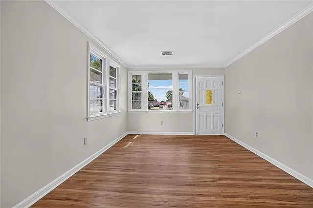 4 bed, 2.0 bath, 1823 sqft, $2,000 — Photo 2
