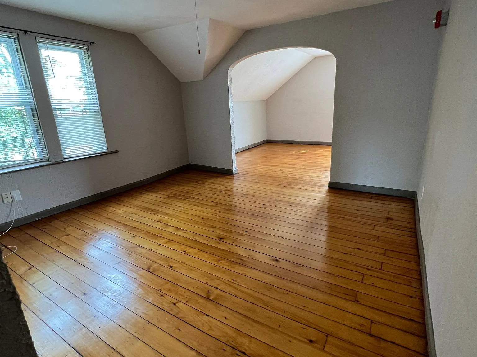 2 bed, 1000 sqft, $1,600 — Photo 4
