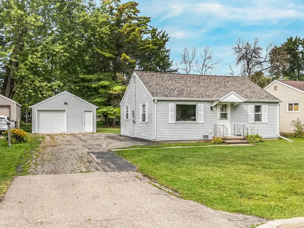 816 Elm St, Winneconne, WI 54986
