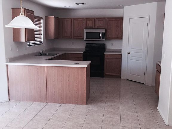 5th image of 15346 W Laurel Ln