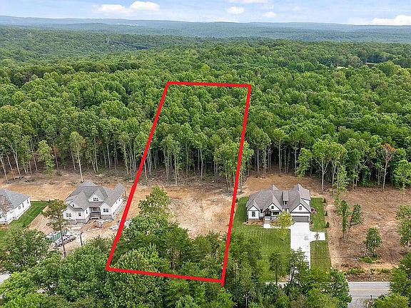 5th image of 3075 Poe Rd