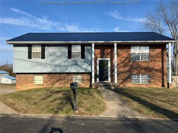 126 Scott Acres, Scott Depot, WV 25560