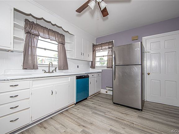 4th image of 1616 W Washington St