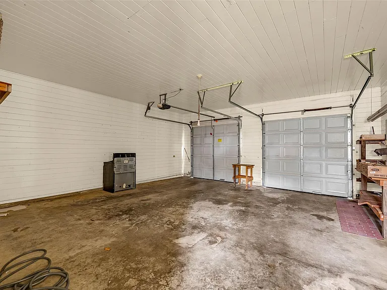 2527 Avenue G — Photo 29