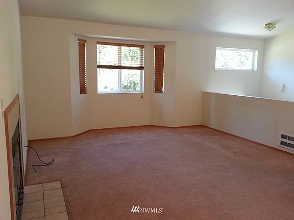 3rd image of 9502 210th Avenue E