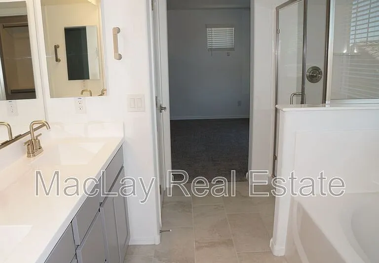 3809 N 100th Dr — Photo 15