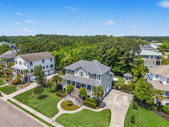 3rd image of 1040 Rivershore Rd