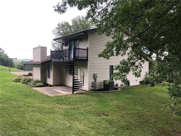 355 E Ohio Ave, Dover, OH 44622