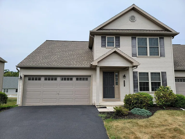 5231 Summerfield Dr — Photo 2