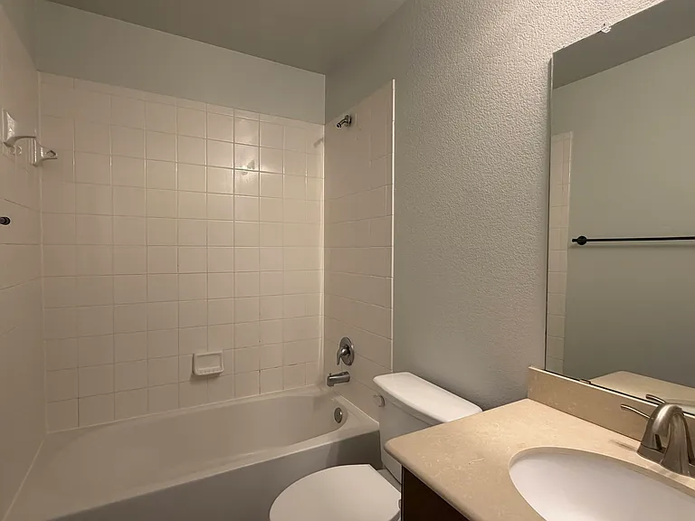 2123 Meadow View Dr — Photo 6