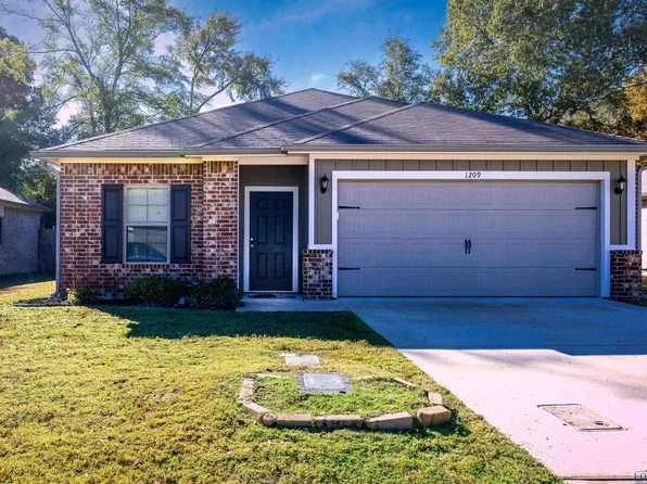 1209 Mission Creek Dr, Longview, TX 75601