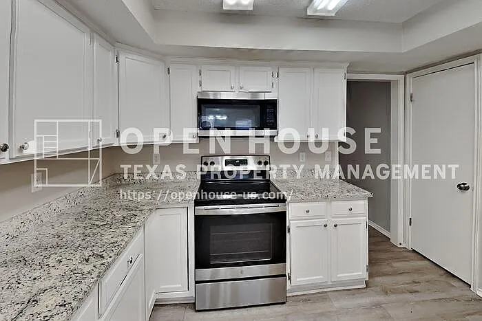 774 Eiffel Dr — Photo 5