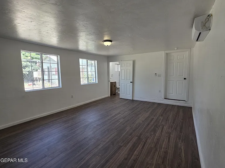 363 Ontiveros St — Photo 17