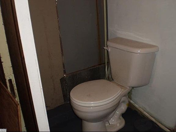 2nd image of 610 E 16th Ave