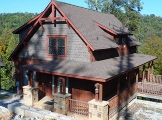 210 Foxwood Dr, Caryville, TN 37714