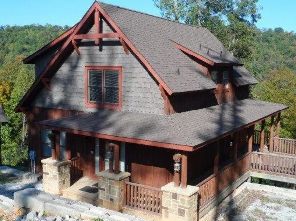 210 Foxwood Dr, Caryville, TN 37714